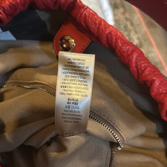 AUTHENTIC BURBERRY MEDIUM ASHBY LEATHER HOBO BAG -red - Picture 11 of 14